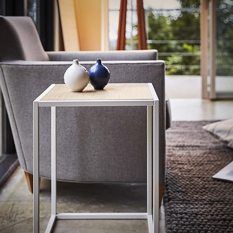 Mesa adicional cuadrada metal blanco y madera fresno Yamazaki